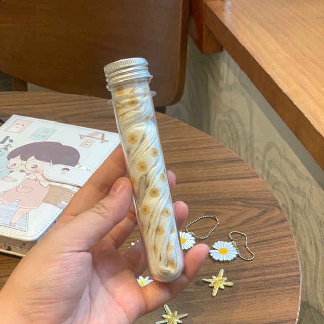 Dây giày hoa cúc