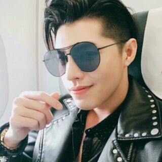 Kính v cắt siêu hot phom unisex