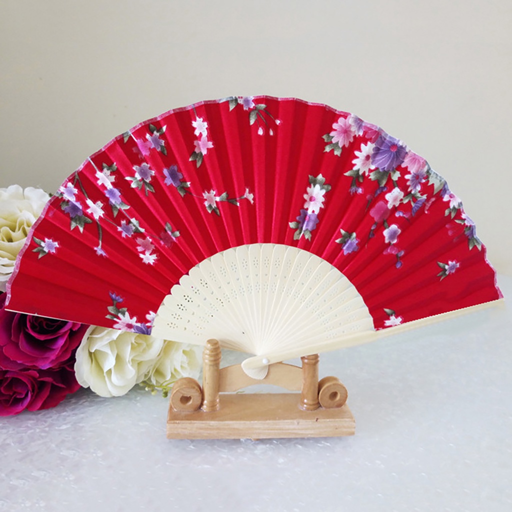 Quạt xếp cầm tay chất liệu vải satin in họa tiết hoa dùng làm phụ kiện trang trí