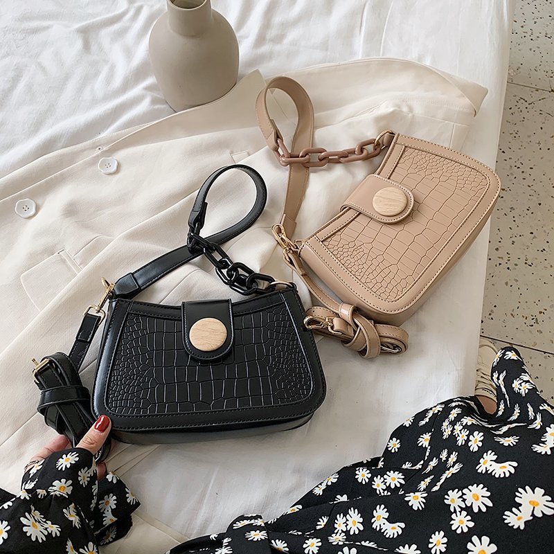 [HÀNG CÓ SẴN] Túi da nữ vân cá sấu khóa tròn to bản - MA200 | BigBuy360 - bigbuy360.vn