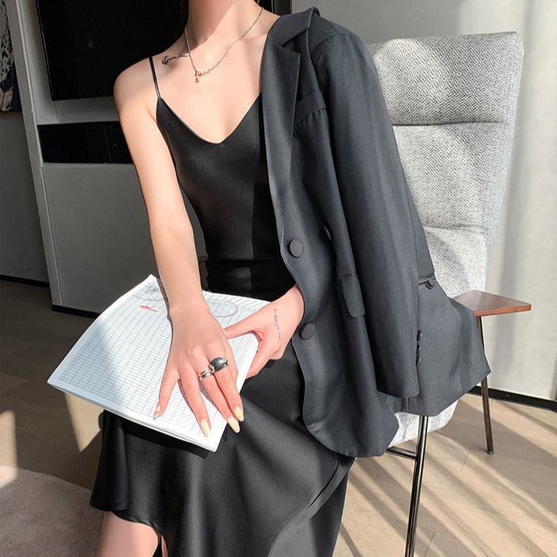 Đầm lụa satin hai dây dáng ôm phong cách thời trang mùa hè dành cho nữ