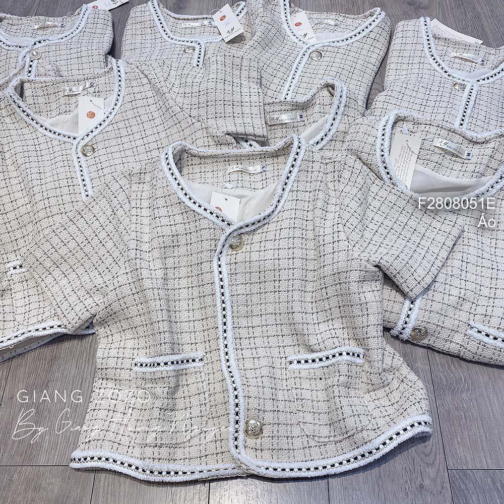 Áo dạ viền phối nút có túi hai bên tay ngắn!