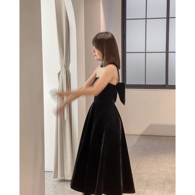 ĐẦM NHUNG MIDI CHOKER NƠ LƯNG