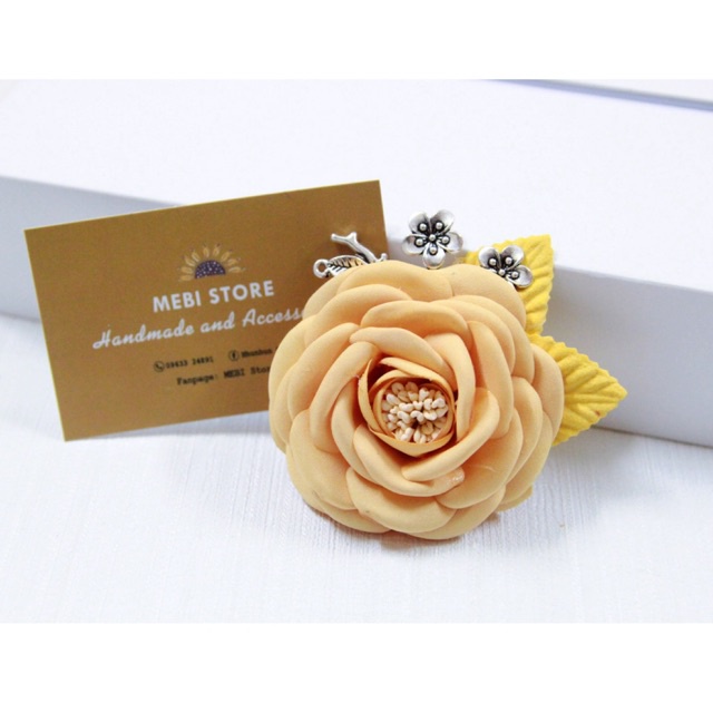 Hoa cài áo - Tag cài áo váy cao cấp - Hoa handmade mẫu hoa cánh tròn màu vàng cam không hộp