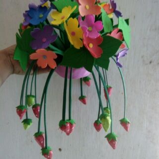 Giỏ hoa dâu tây trang trí
