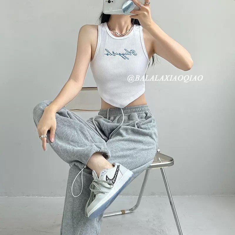 Áo croptop ba lỗ sát nách thêu chữ vạt tam giác cá tính 419 FIORI STORE