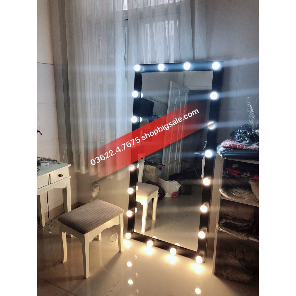 Gương đèn led 80 x 1m8 24 bóng kính nịnh cho shop thời trang