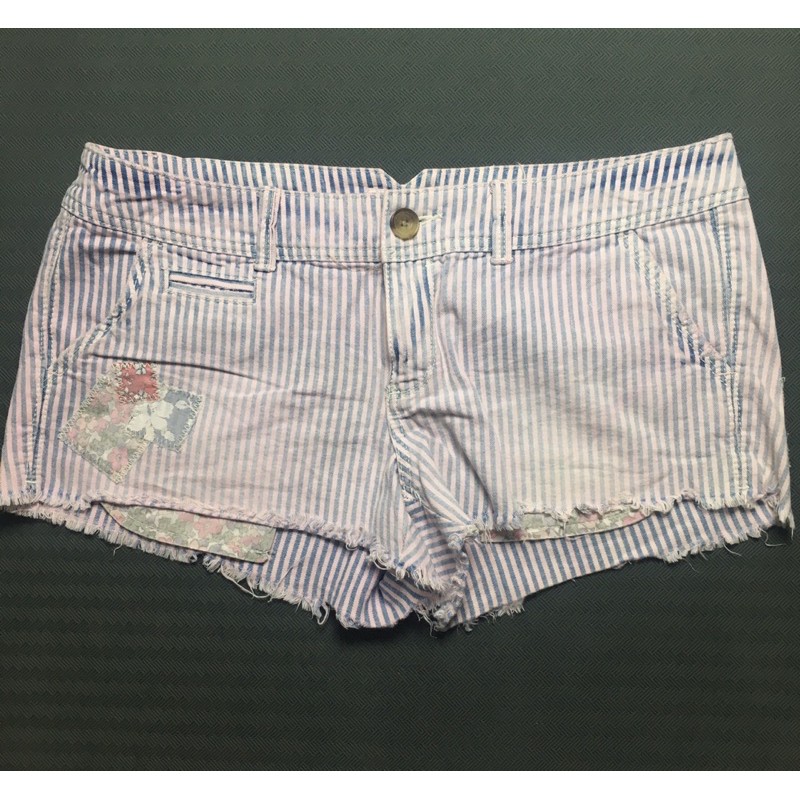 Quần shorts bò American Eagle Outfitters size 8-used