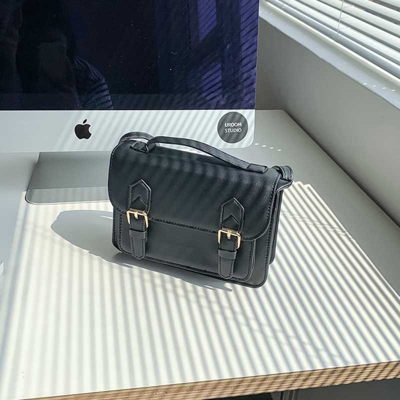 Túi đeo chéo có khóa gài thời trang sành điệu cho nữ