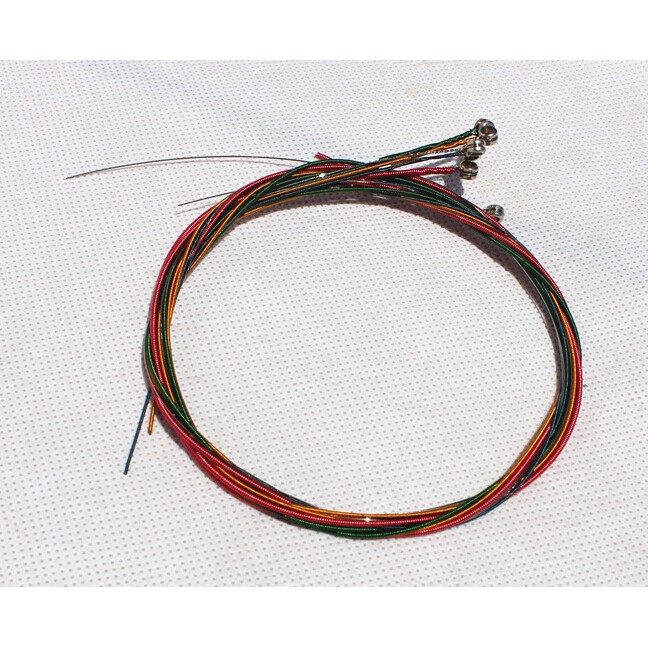 Bộ 6 dây đàn guitar màu cầu vồng thiết kế độc đáo