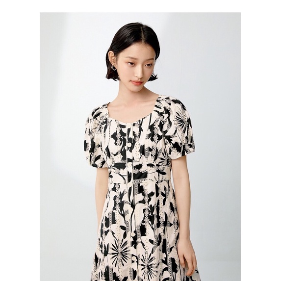 Đầm hoa thêu Seifini