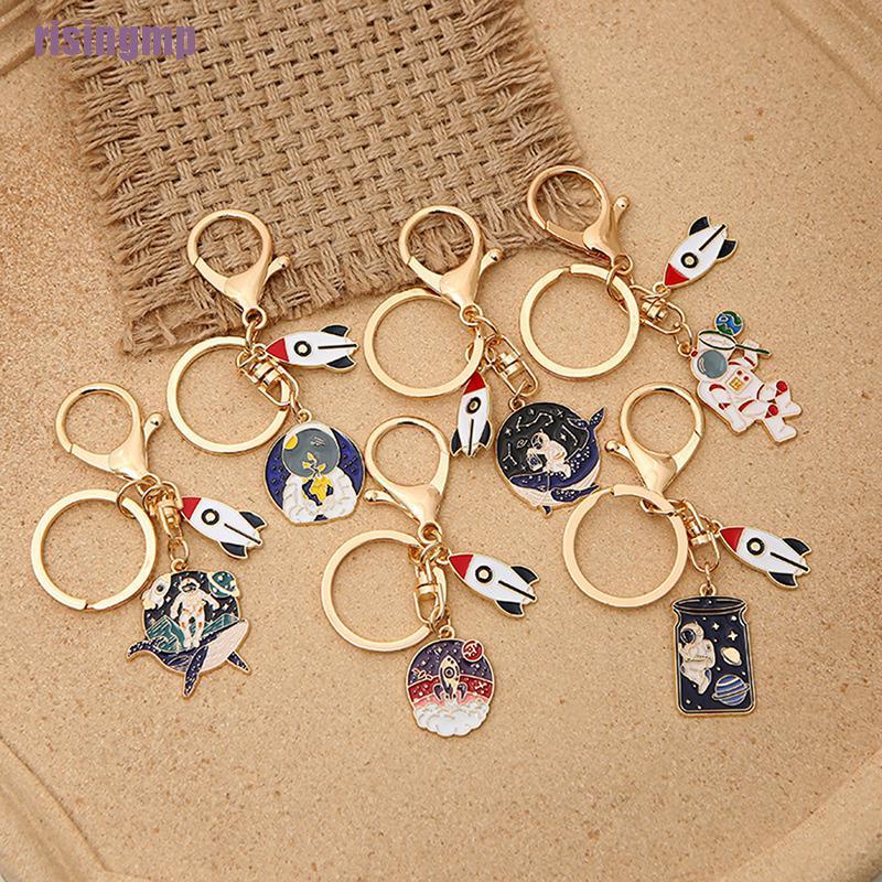 Móc khóa hình nhà du hành vũ trụ bằng kim loại dễ thương