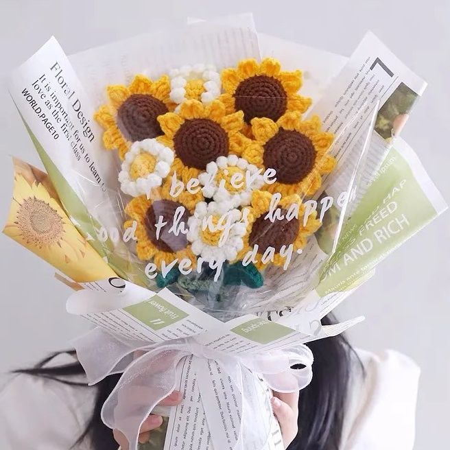 Bó Hoa Hướng Dương Đan Len Thủ Công Sáng Tạo Làm Quà Tặng Valentine Cho Bạn Gái