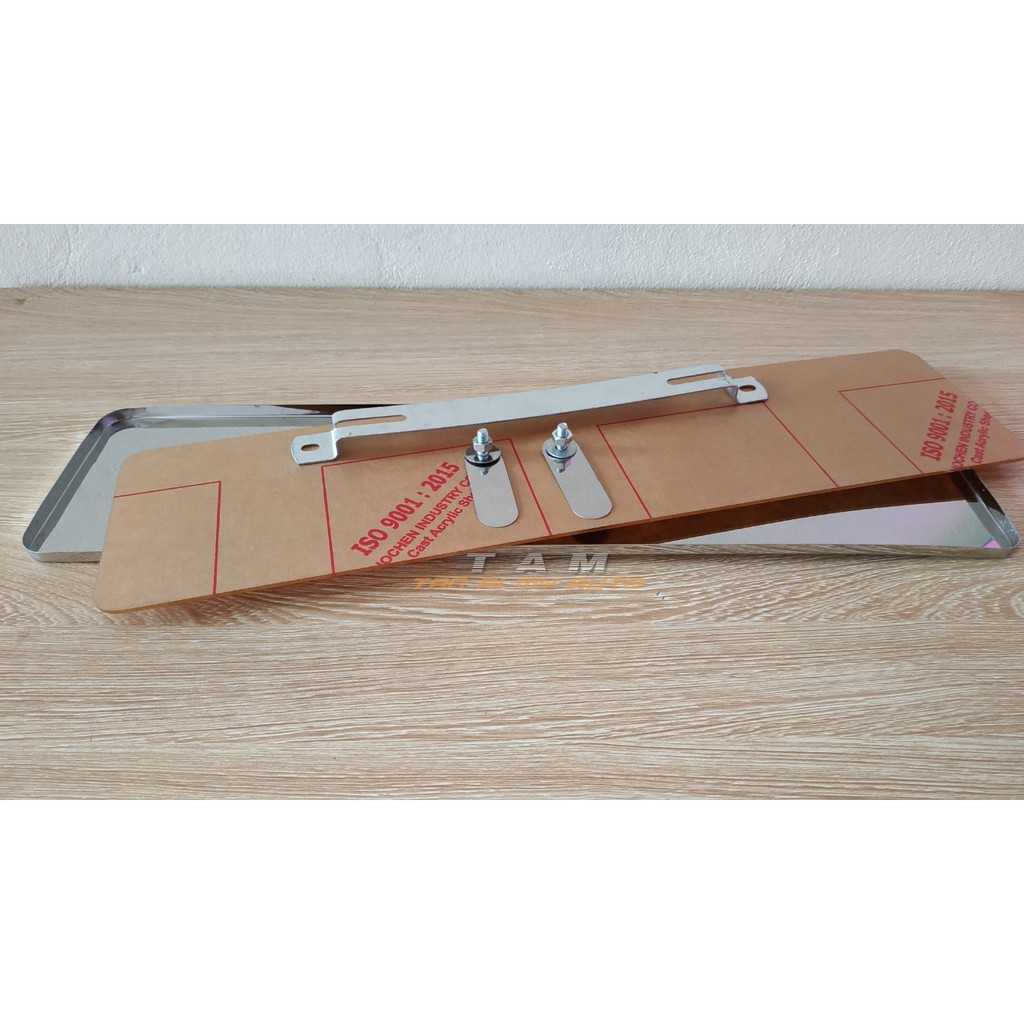 Khung inox biển số xe ô tô gò viền mép, khung biển dài có tấm nhựa mica | BigBuy360 - bigbuy360.vn