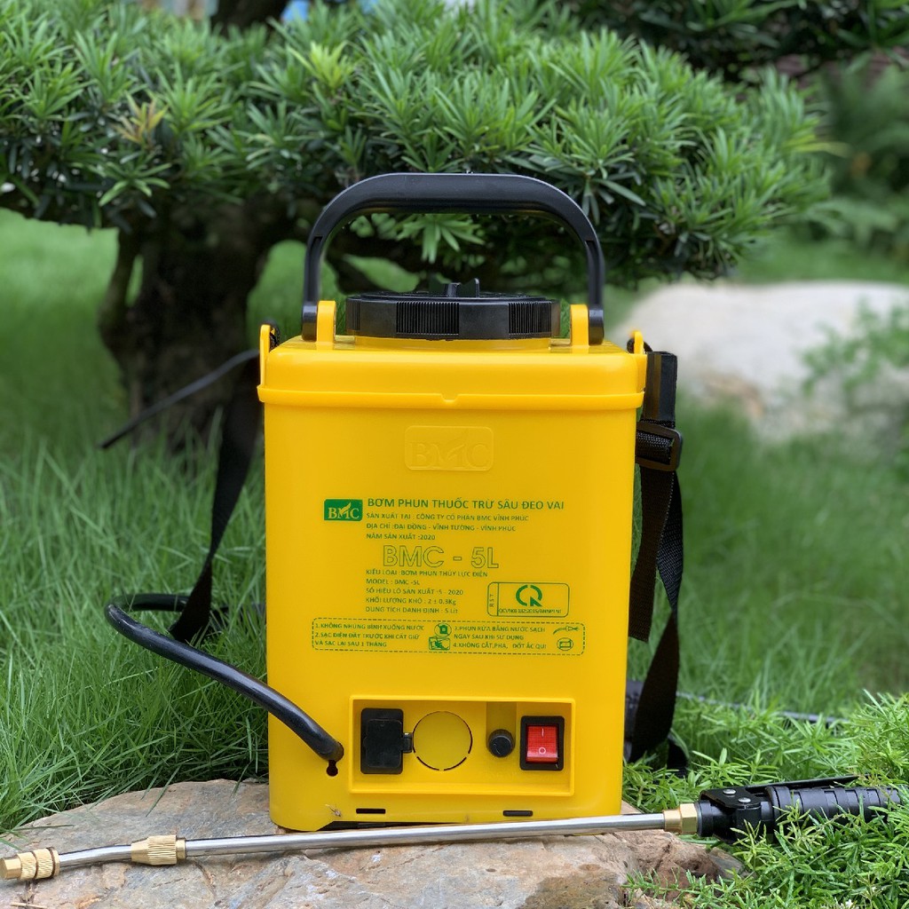 Bình bơm động cơ điện BMC 5L chính hãng, dùng tưới cây và phun thuốc diệt côn trùng