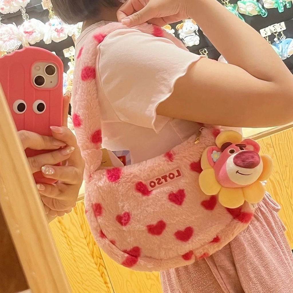 Túi Xách Lông Xù Màu Sắc Tương Phản Họa Tiết Gấu Dâu Tây Đáng Yêu