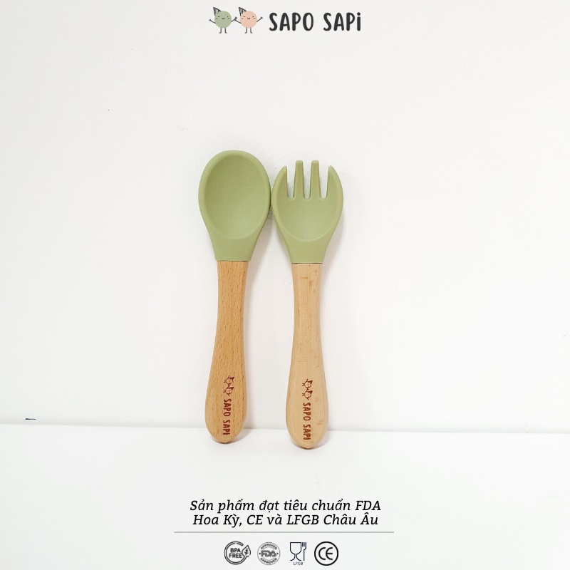 Bộ thìa dĩa ăn dặm cho bé Woody SAPO SAPi - Premium silicon tay cầm cán gỗ - Avocado green