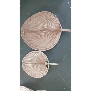Quạt nan cầm tay kiểu dáng