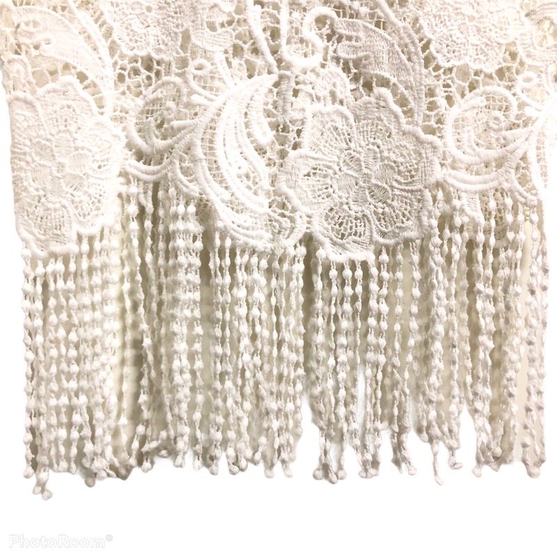 Áo ren sát nách tua hoa văn