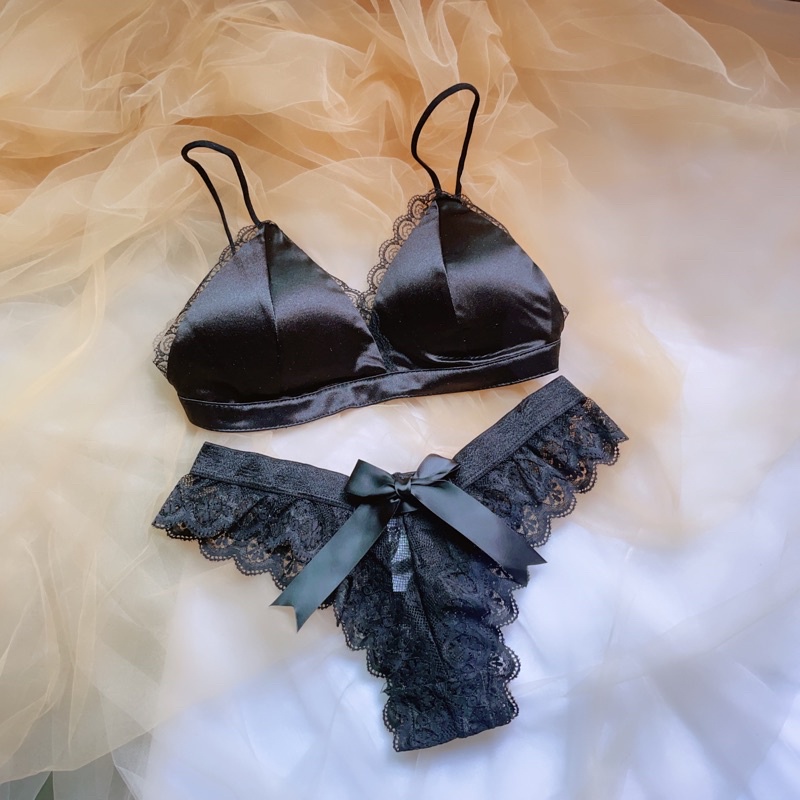 Bộ Đồ Bra Satin Phối Ren, Áo Ngực Không Gọng, Quần Lót Lọt Khe