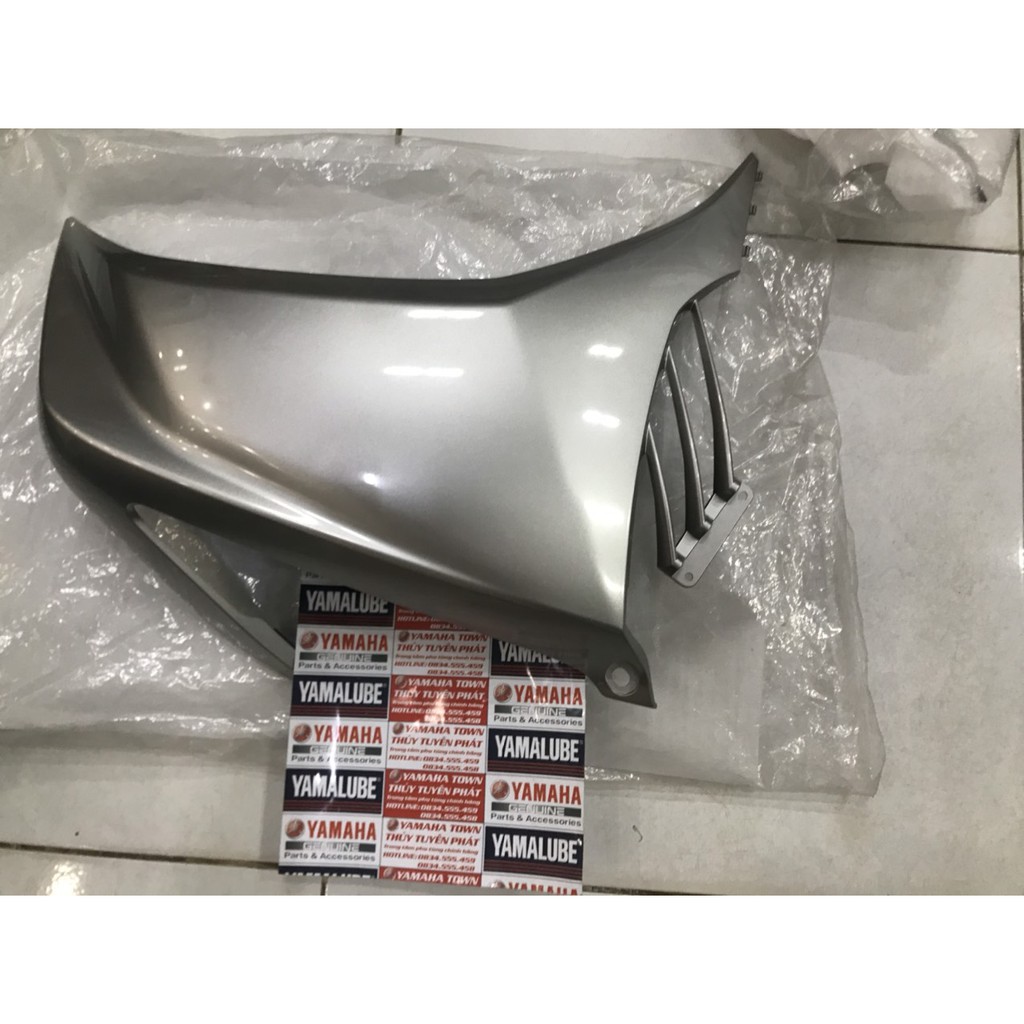 Bửng (Yếm) bạc bên phải Exciter 135 đời 5 số chính hãng Yamaha