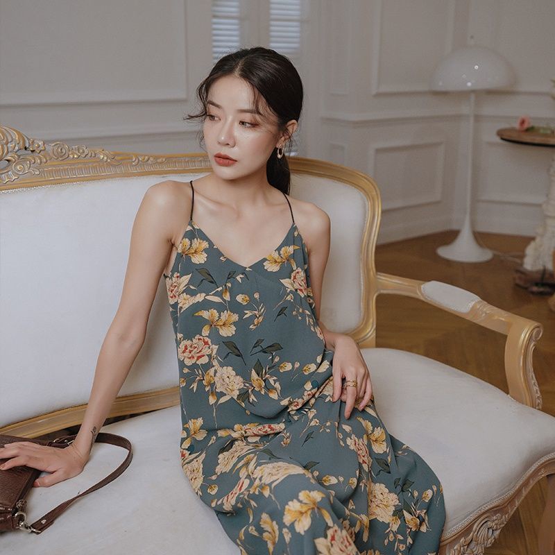 Đầm dài IELGY không tay cổ chữ V thời trang dành cho nữ