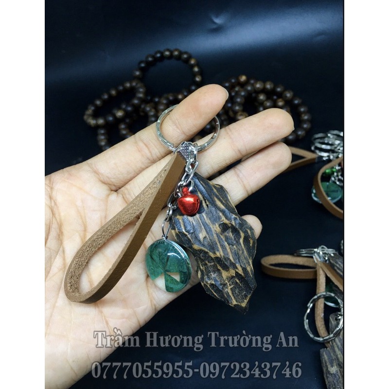 MÓC CHÌA KHOÁ TRẦM HƯƠNG-CỎ 4 LÁ-an toàn trên mọi nẻo đường