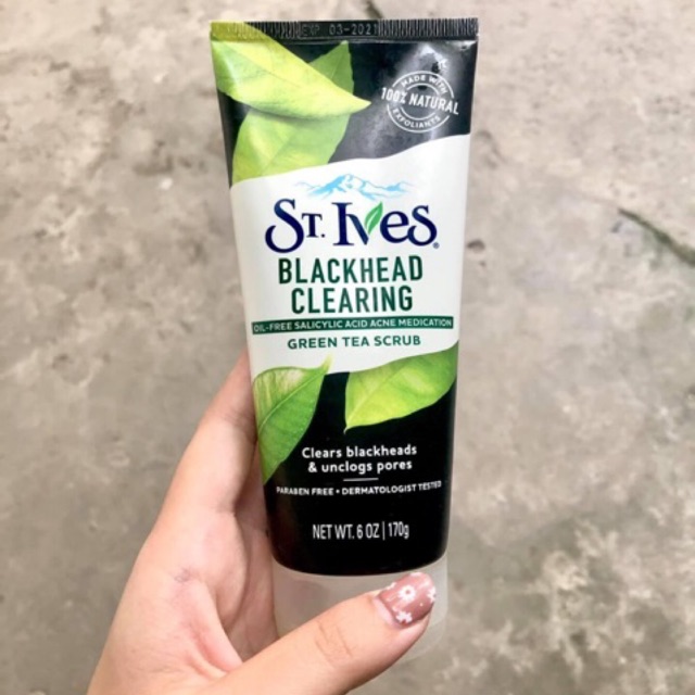 Tẩy Da Chết Làm Sạch Mụn Đầu Đen Trà Xanh St.Ives Blackhead Clearing Green Tea Scrub 170g