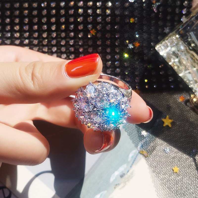 Nhẫn kim loại đính đá sang trọng cho nữ