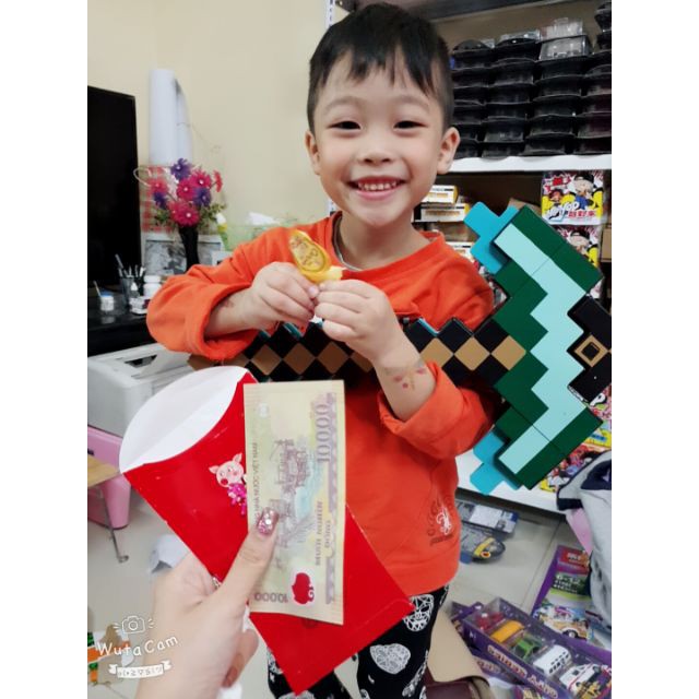 [HPTOYS] Kiếm kim cương minecraft biến hình có nhạc đèn cỡ lớn