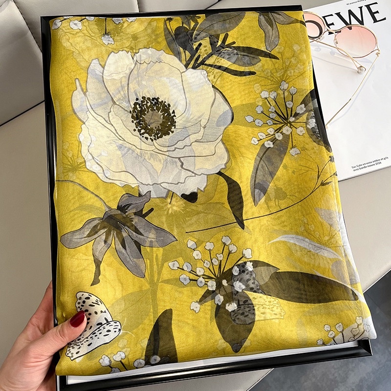 Khăn choàng cổ lụa hình hoa lá size 130x180cm cao cấp