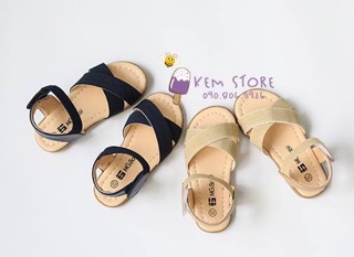Giày sandal bé gái