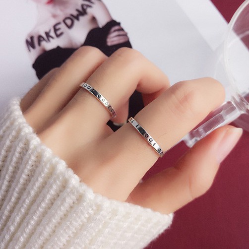 Nhẫn Nữ Chữ Kim loại Mỏng Màu bạc Cá Tính NH-098