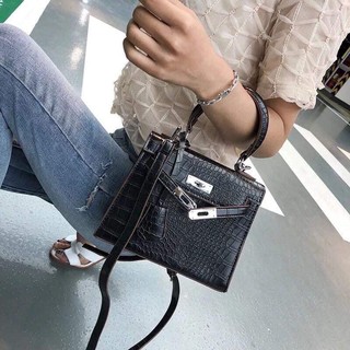 Túi Xách Cao Cấp HM Vân Da Rắn Cao Cấp Đen/Trắng