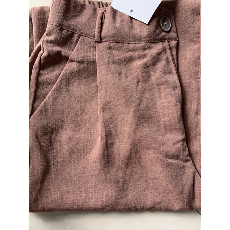 Quần ống rộng màu nâu cúc khoá kiểu Nhật | BigBuy360 - bigbuy360.vn