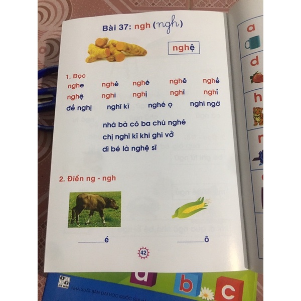 Sách Bé làm quen với tiếng việt