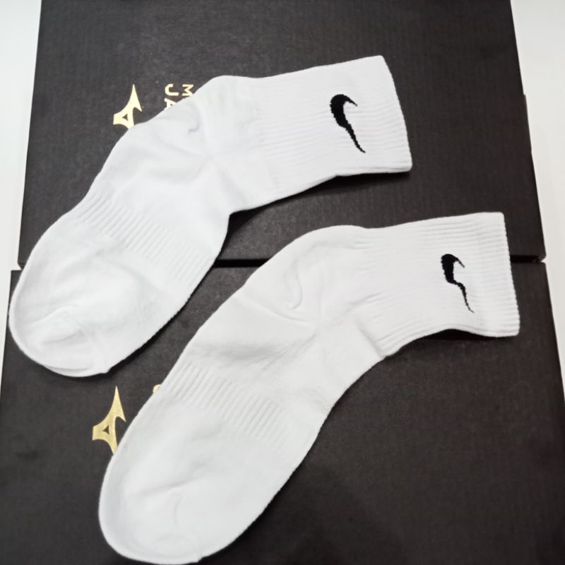 Tất dệt kim thể thao cổ lửng Trắng