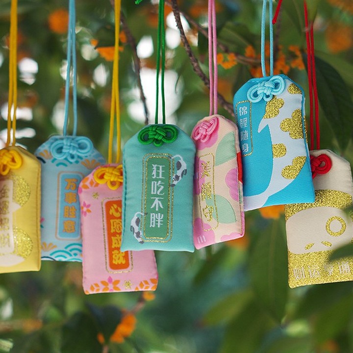 Túi treo trang trí omamori tặng đá ngũ sắc nhật bản trang trí bàn học trang trí nhà cửa đẹp Túi Phước May Mắn Omamori