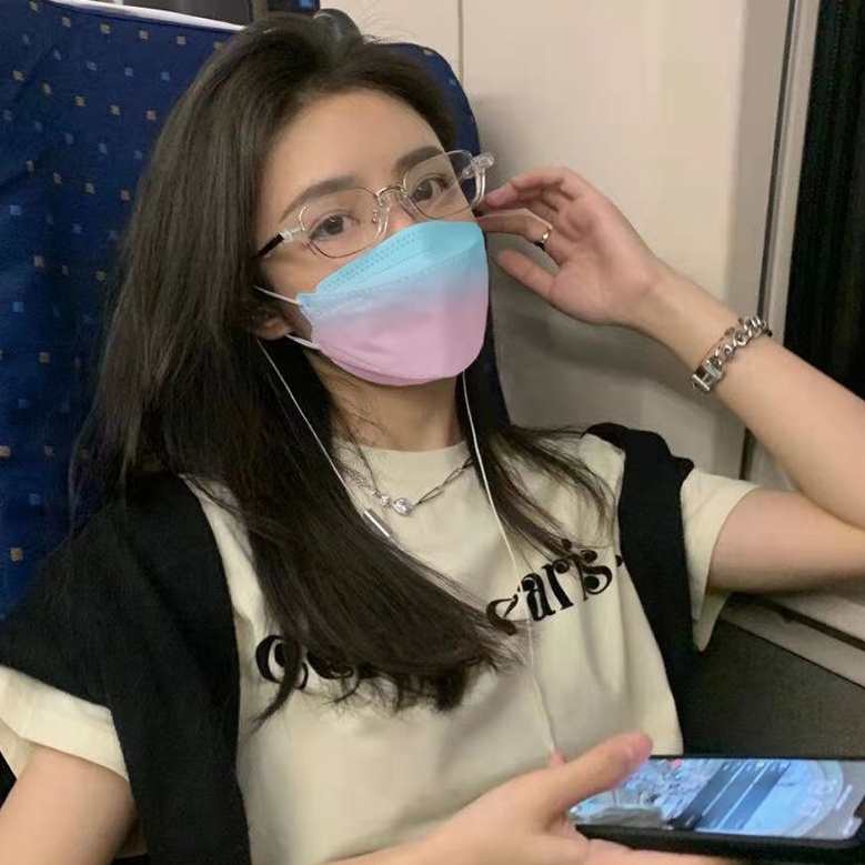 Khẩu trang KF94 màu sắc cầu vồng 4 lớp hottrend phong cách Ombre chống bụi bẩn và vi khuẩn hiệu quả | BigBuy360 - bigbuy360.vn