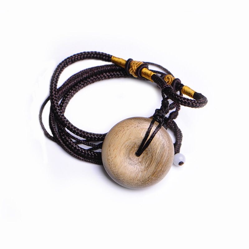 Vòng cổ trầm hương mặt tròn Bình An - Nha Trang Việt Nam Thành Tín Trầm Hương