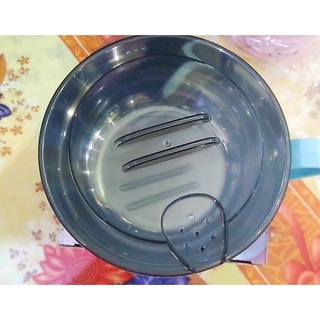 Bát úp mì inox có tay cầm.