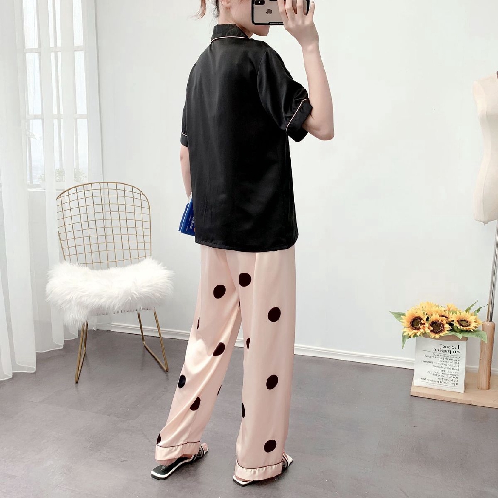 Bộ Đồ Ngủ Ngắn Tay Vải Satin In Họa Tiết Chấm Bi Xinh Xắn Cho Nữ