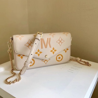 Túi kèm ví MK size 16cm