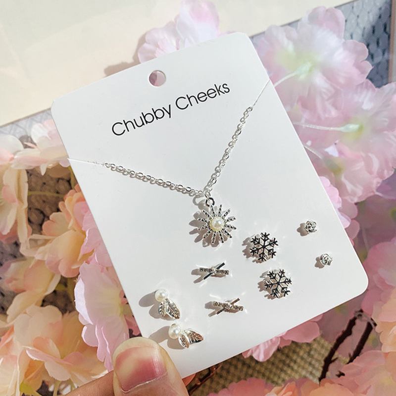 Set Dây Chuyền + Khuyên Tai Hình Trái Tim Đính Đá Xinh Xắn
