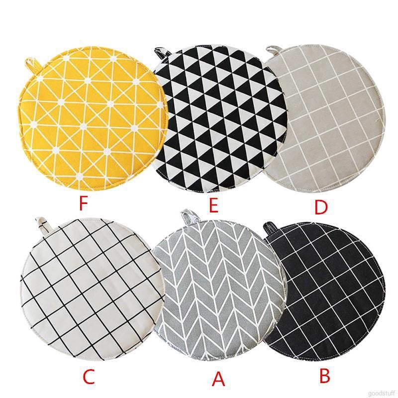 Thảm lót tròn cách nhiệt chống trượt tiện dụng