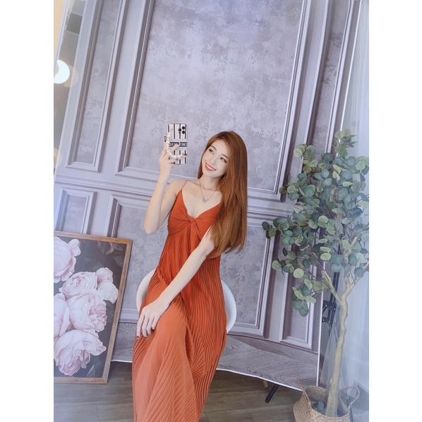 Đầm dập ly chéo ngực bầu bon chen thoai mai