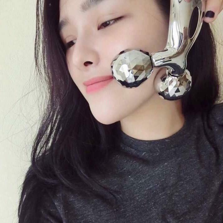 Con lăn massage mặt 3D tạo cằm vline | BigBuy360 - bigbuy360.vn