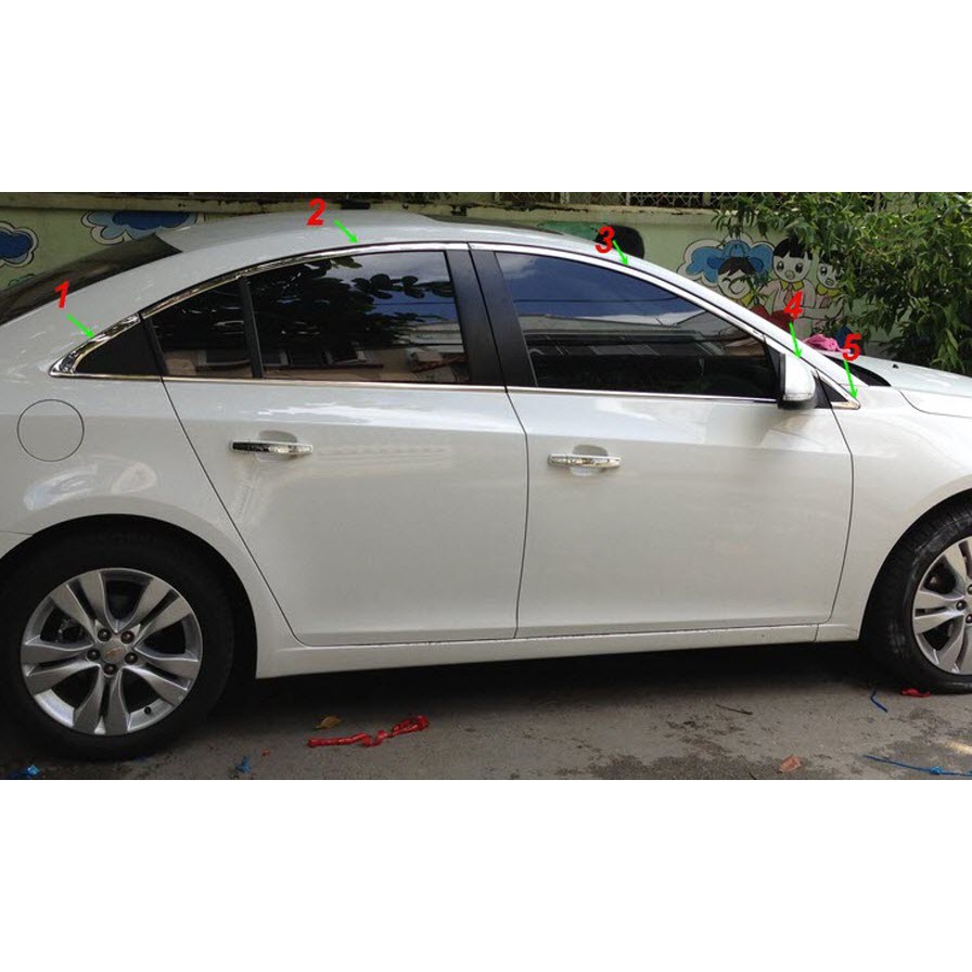 Viền inox cong kính Chevrolet Cruze