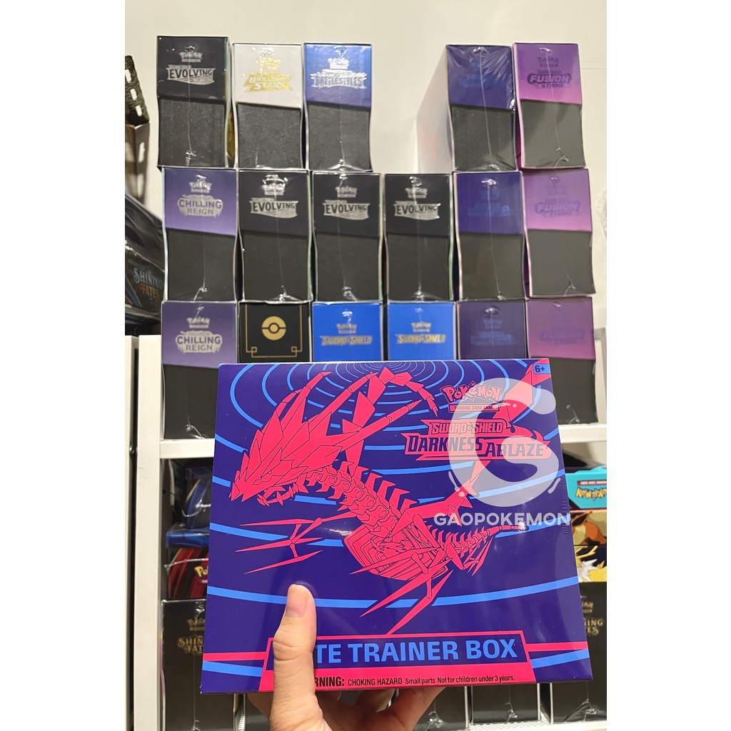 Hộp thẻ bài Pokemon TCG - Elite Trainer Box Darkness Ablaze