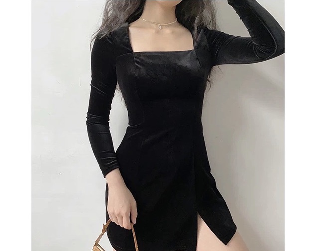 ĐẦM NHUNG TAY DÀI CỔ VUÔNG XẺ ĐÙI | BigBuy360 - bigbuy360.vn